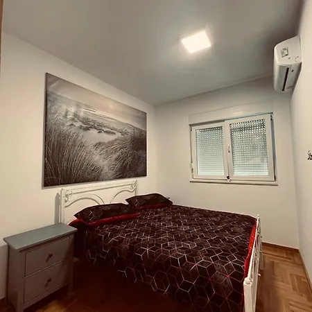 Sola Apartment *